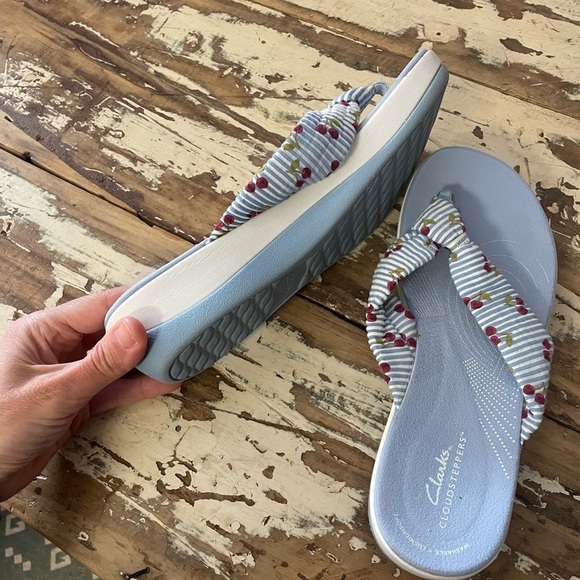 Clarks Blue and White Floral Sandals - Picture 4 of 8